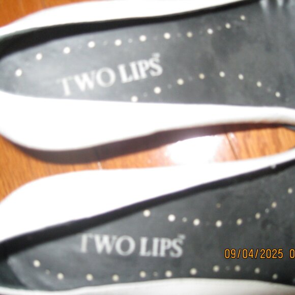 Two Lips Women's Size 7 Saucy White Leather Square Toe heels 2.5" - Picture 3 of 6